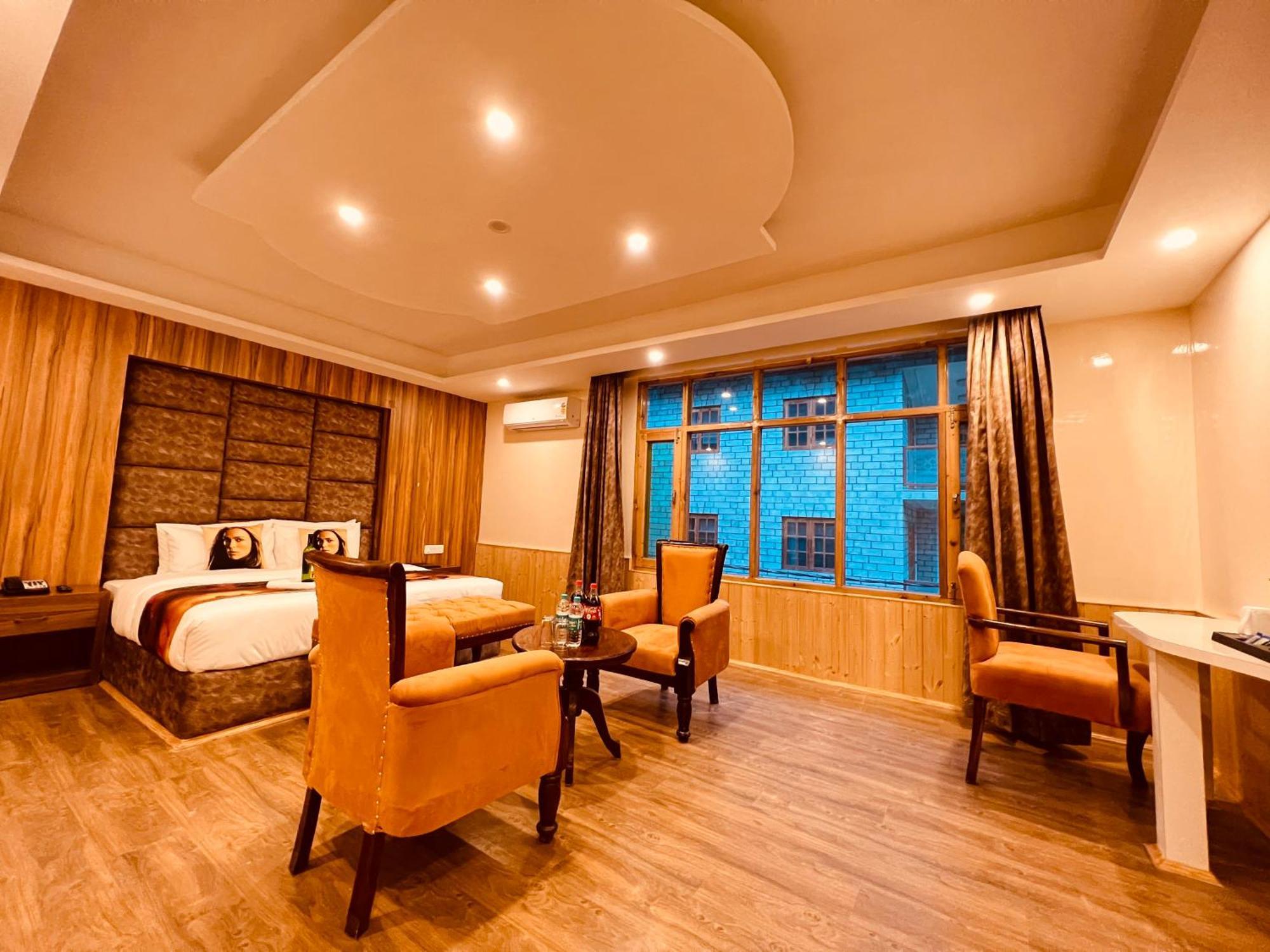 Hill River Resort By West Western Manāli Exteriér fotografie