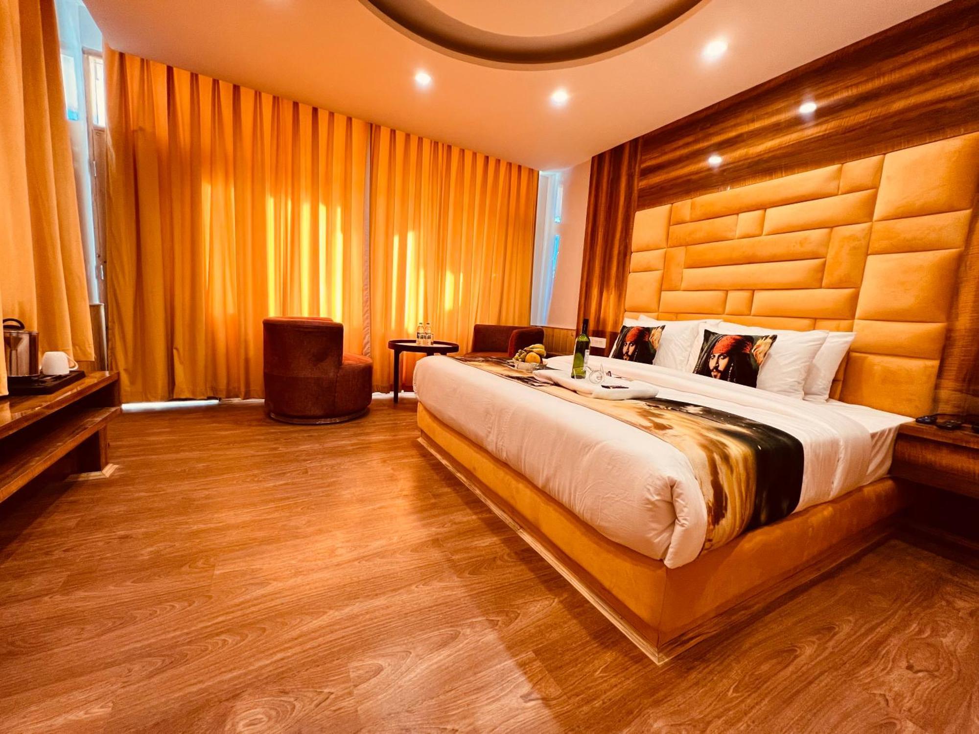 Hill River Resort By West Western Manāli Exteriér fotografie