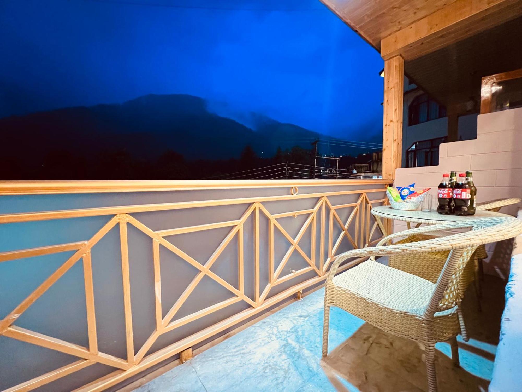 Hill River Resort By West Western Manāli Exteriér fotografie