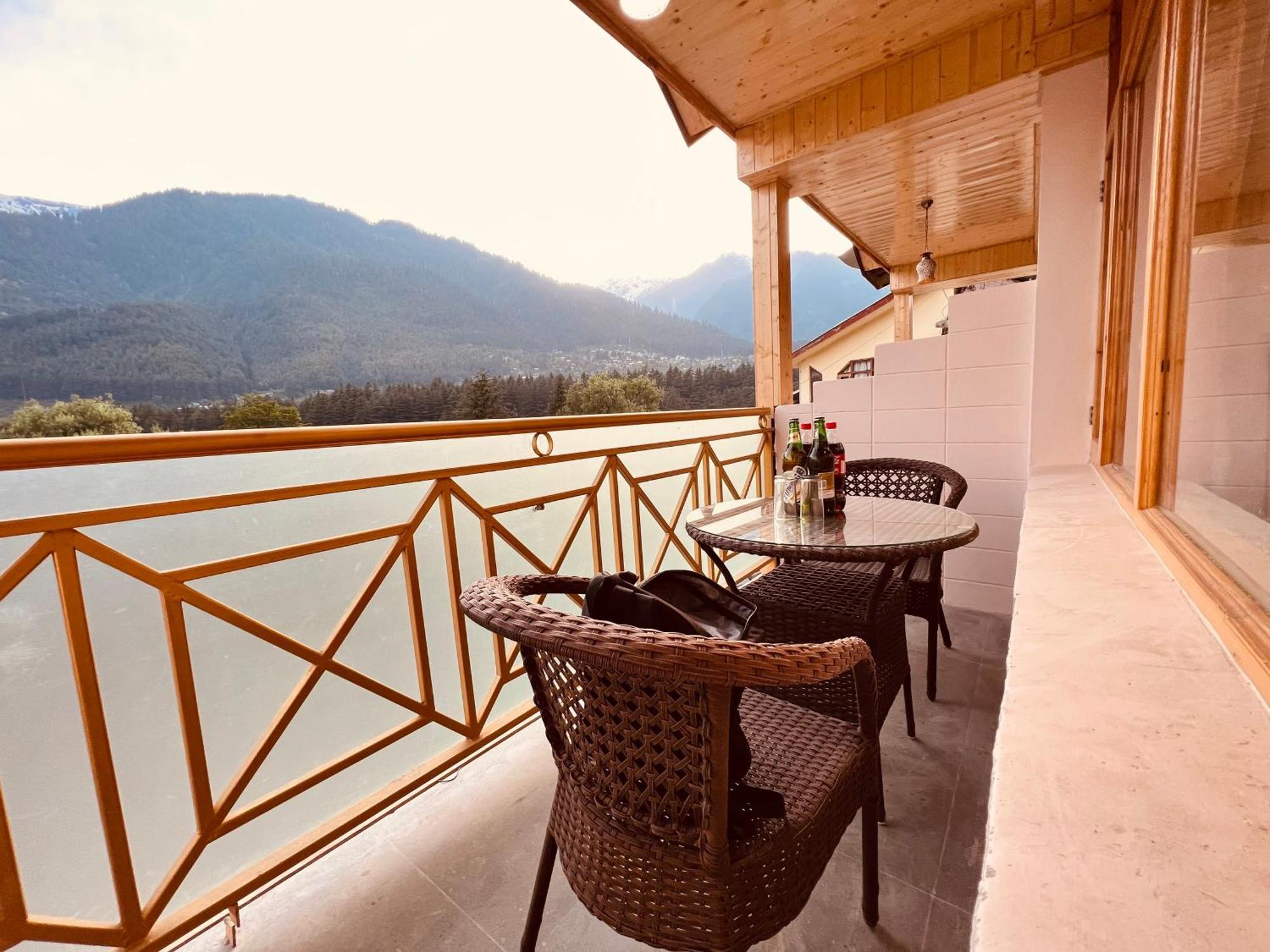 Hill River Resort By West Western Manāli Exteriér fotografie