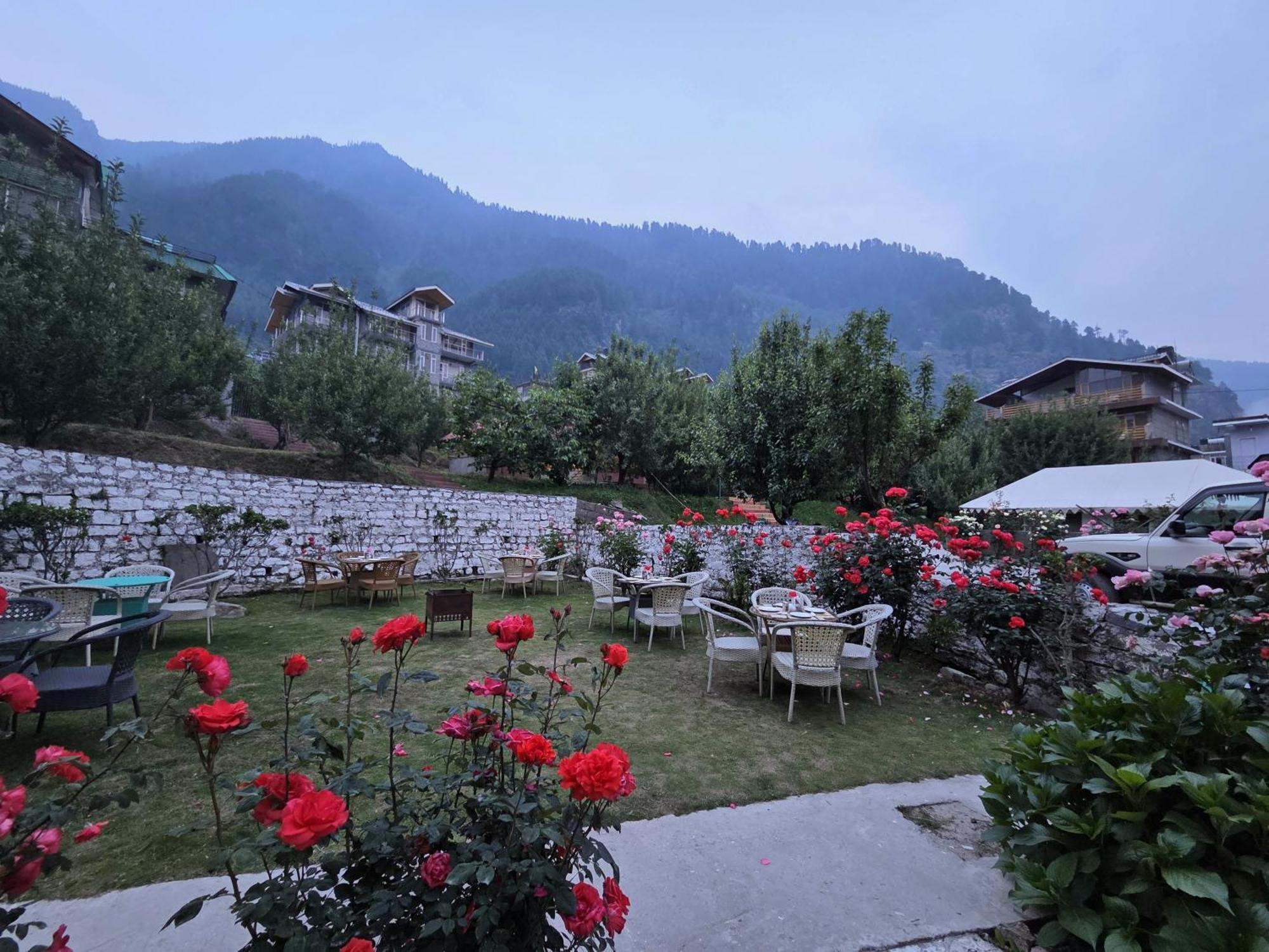 Hill River Resort By West Western Manāli Exteriér fotografie