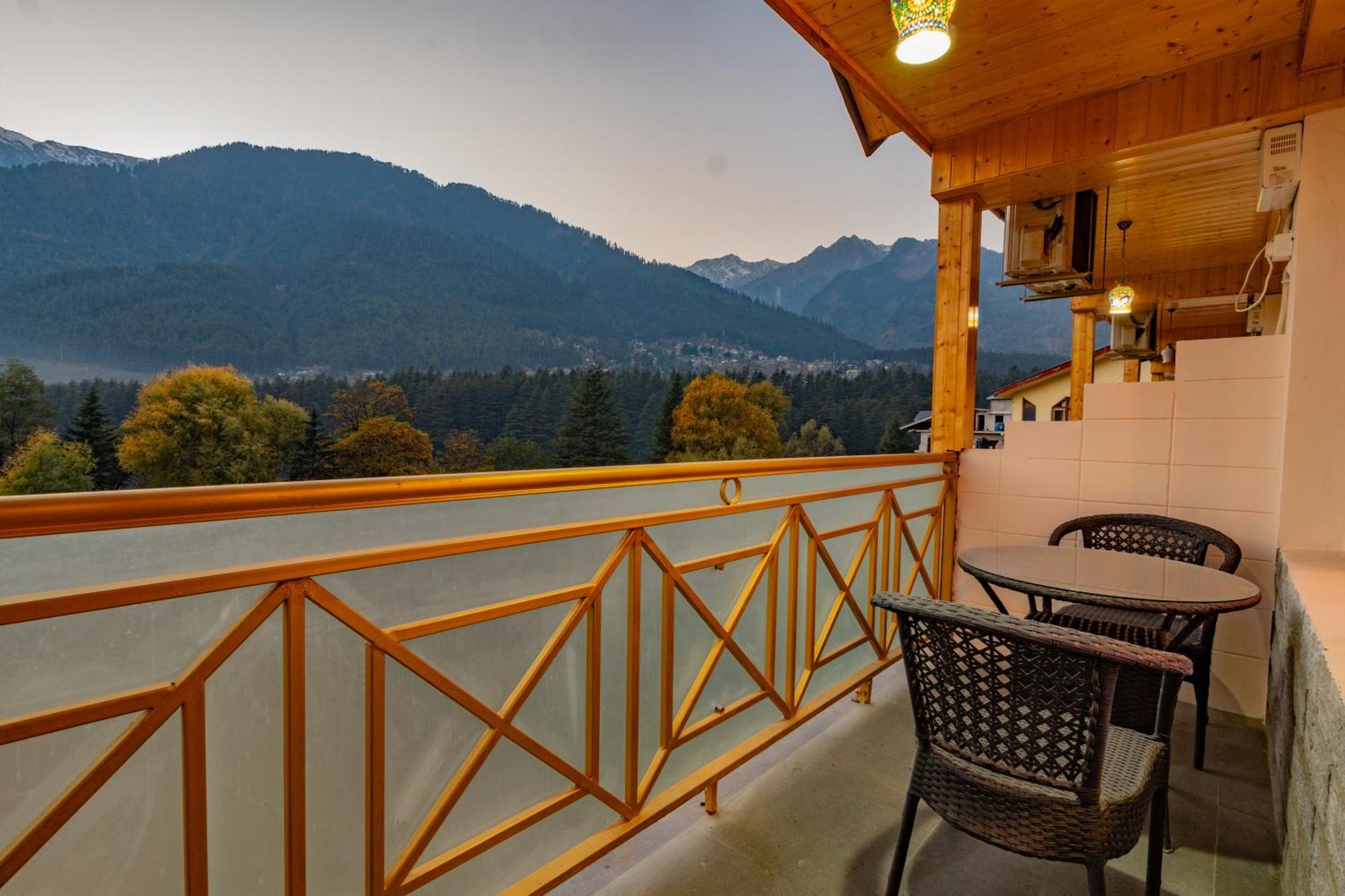 Hill River Resort By West Western Manāli Exteriér fotografie