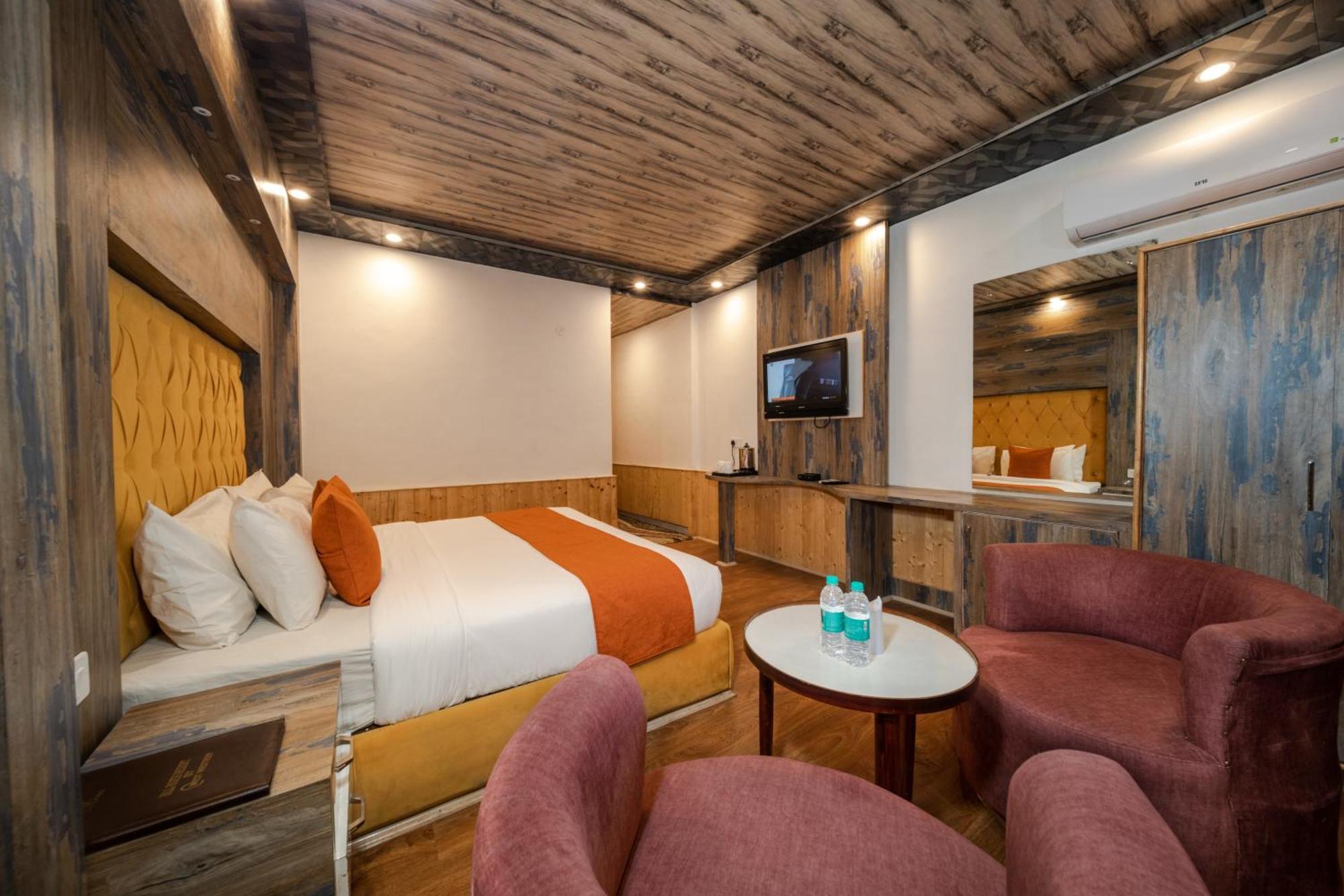 Hill River Resort By West Western Manāli Exteriér fotografie