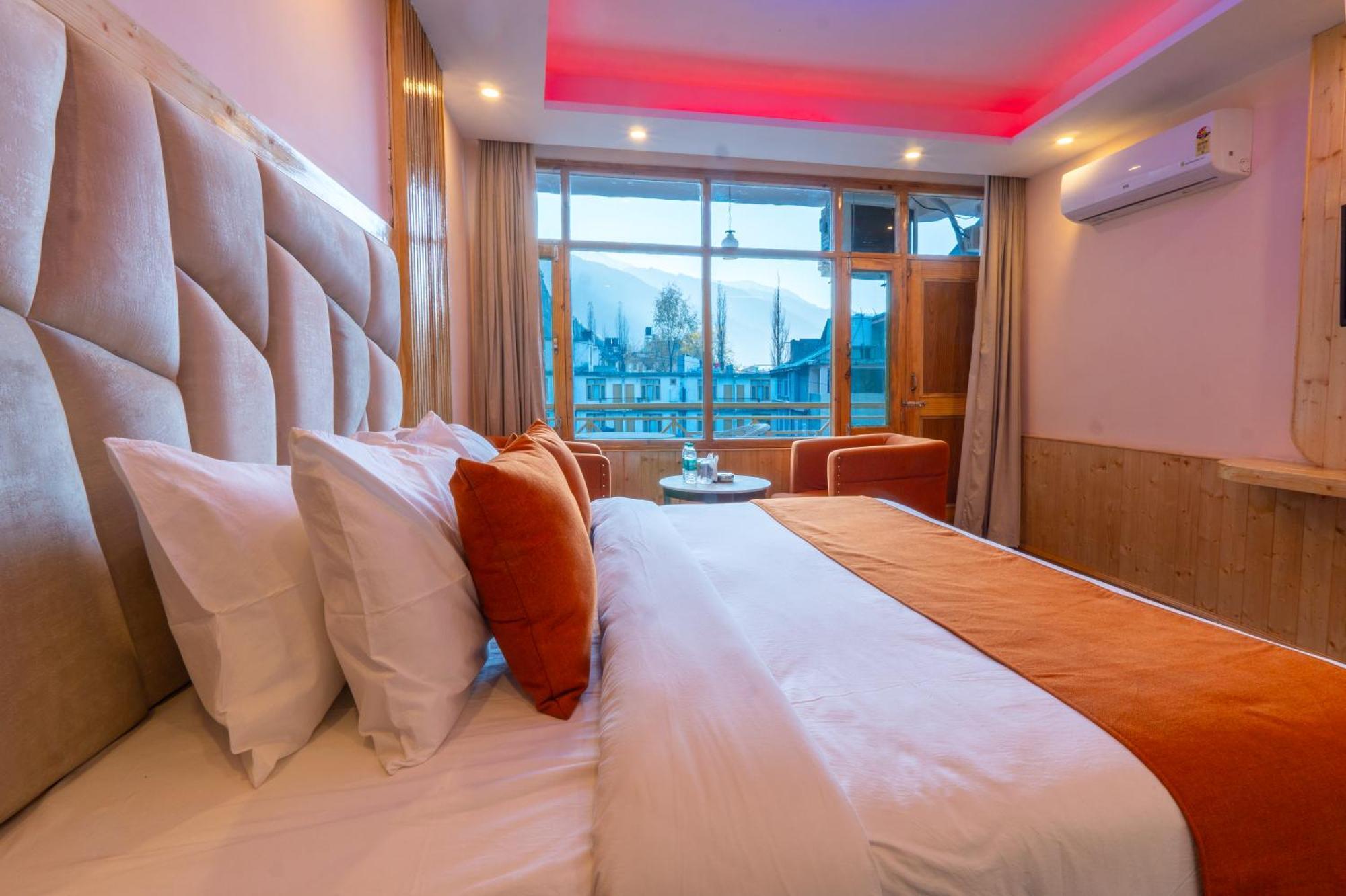 Hill River Resort By West Western Manāli Exteriér fotografie